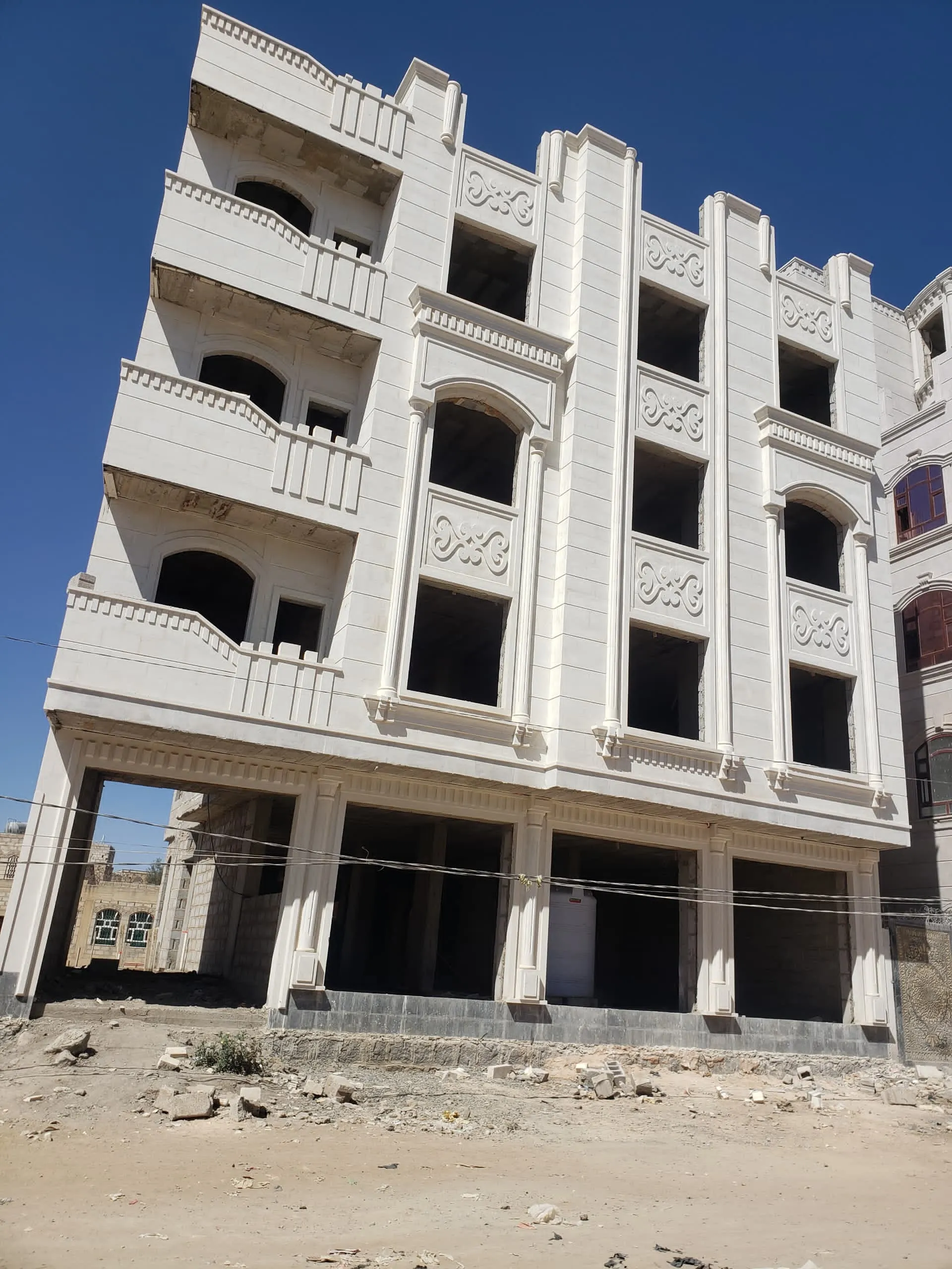 بناء مبنى سكني تسليم مفتاح في اليمن وجميع محافظات اليمن 