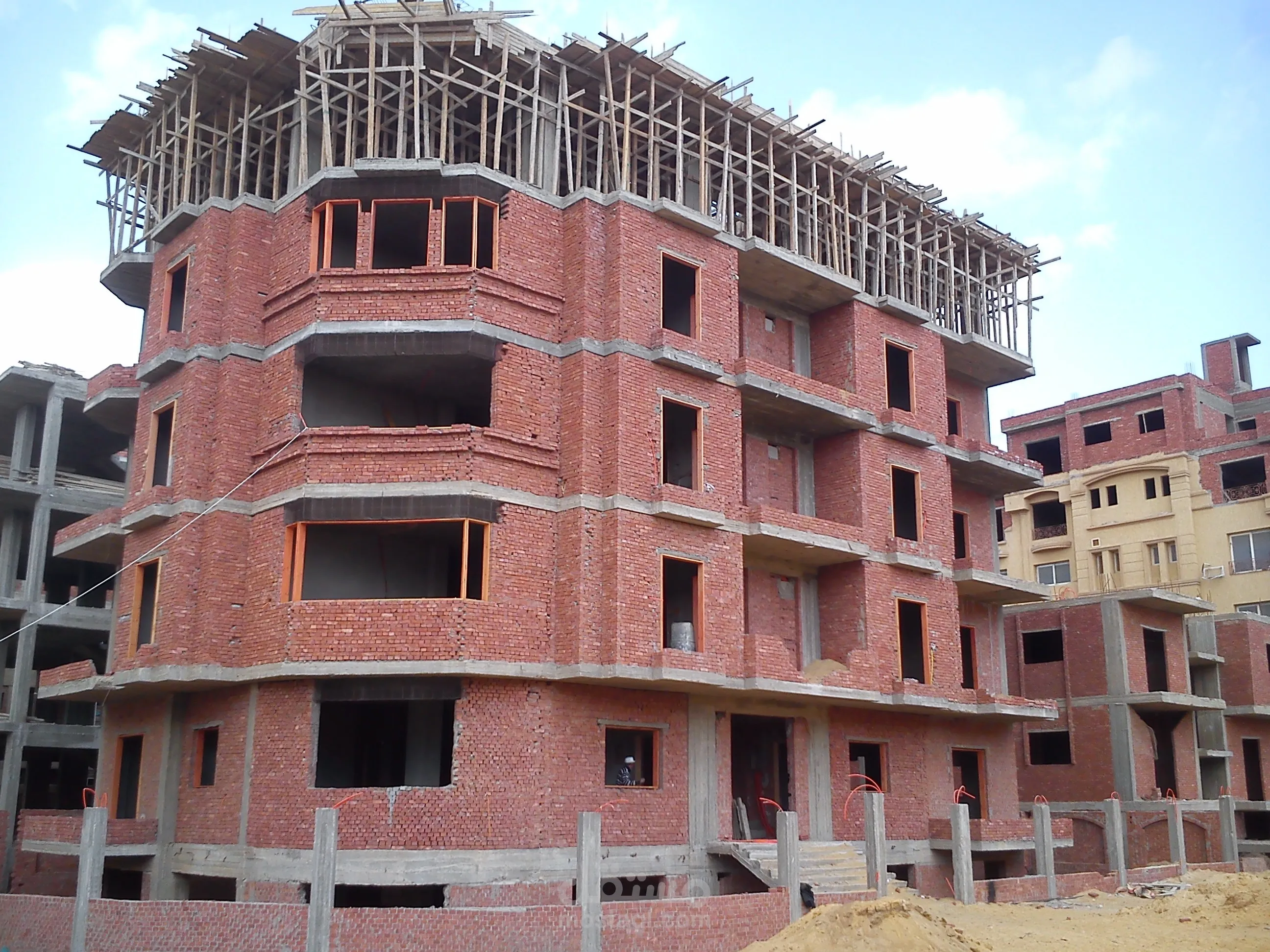 بناء وترميم  مباني باليمن وصنعاء وذمار 