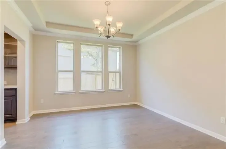 فني ترميم دهانات وديكورات باليمن:لتجديد منزلك بلمسة عصرية